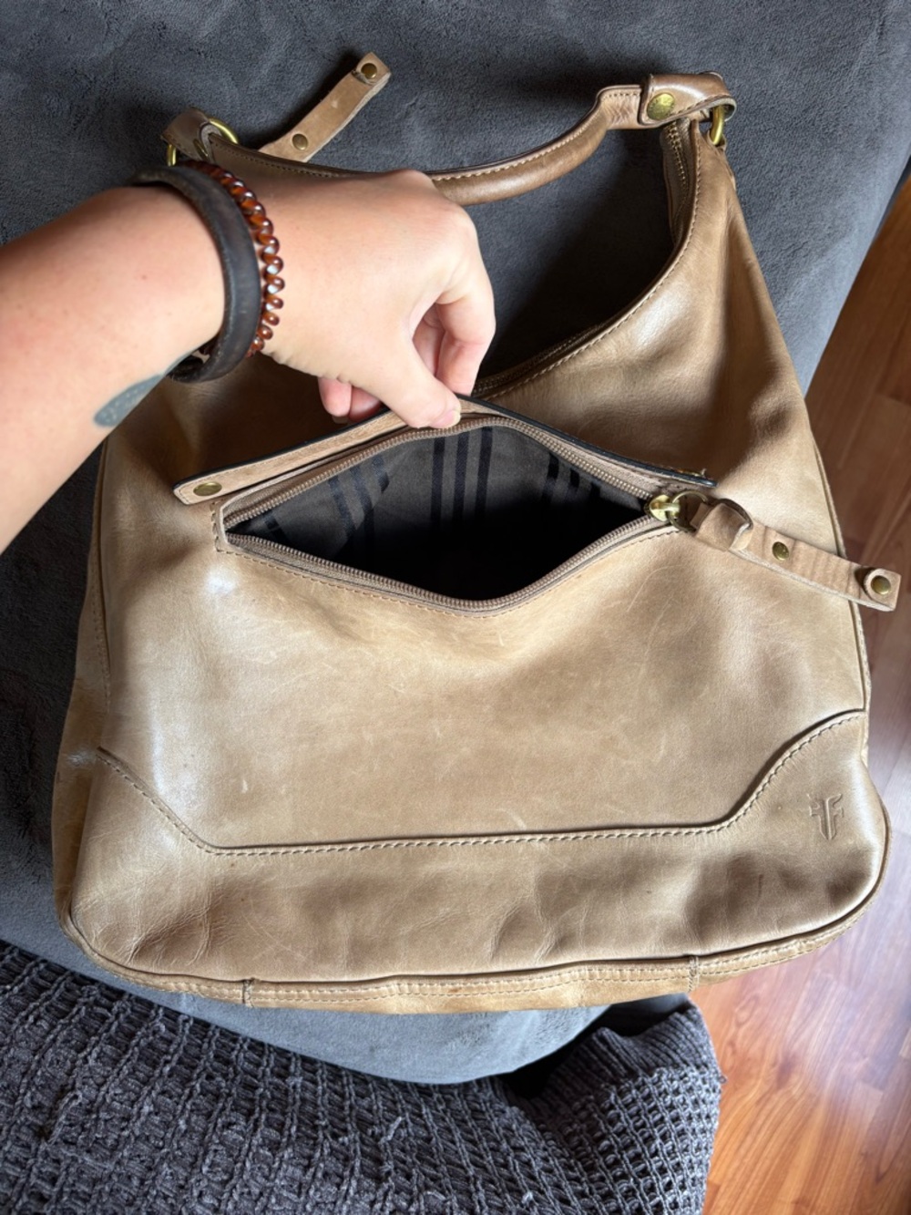 Frye Melissa Zip Hobo Bag, Large, Tan, Genuine Leather, Slouchy Shoulder Bag - Picture 8 of 14